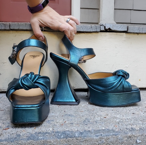 John Fluevog Shoes - John Fluevog coffin heel sandal Deee